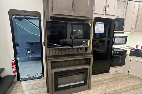 Andrew's Forest River Artic Wolf Fifth Wheel Sleeps 10