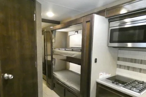Rock’s Thor Motor Coach Quantum Class C