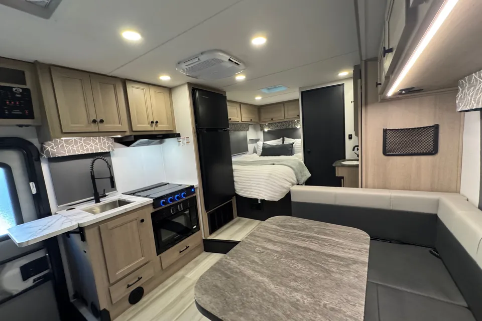 ✨Brand New 2026 ✨The Easy Escape – Sunseeker 🚐🌄🌲
