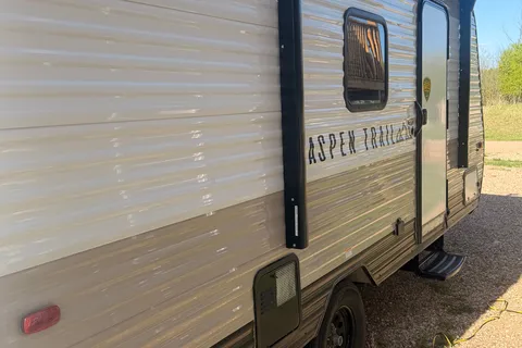 Ryan's Dutchmen Aspen 1950 BH Travel Trailer