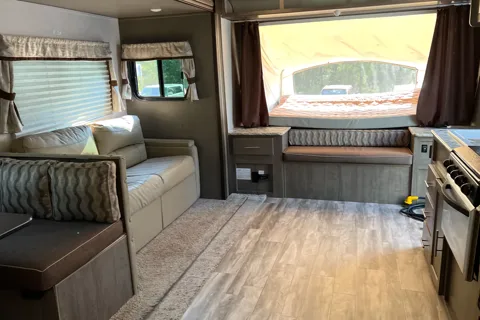 2018 Forest River RV Surveyor
