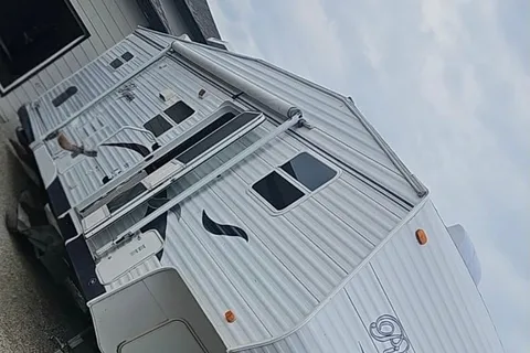 Natalie's Pilgrim International 267bh Fifth Wheel
