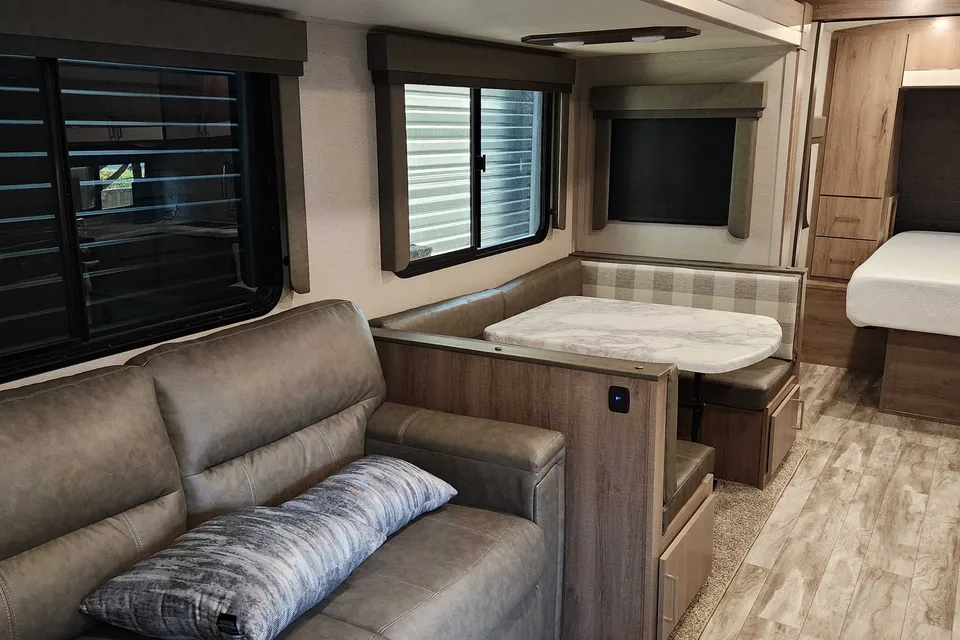 Ian's Grand Design 2800BH Luxury Glamper