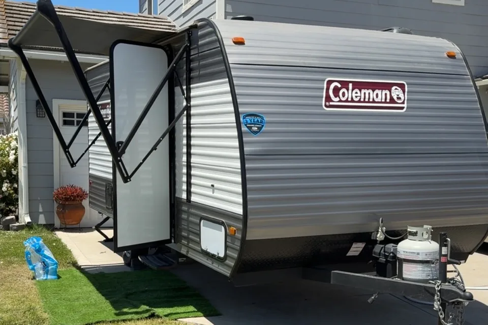 Elite trailers LLC