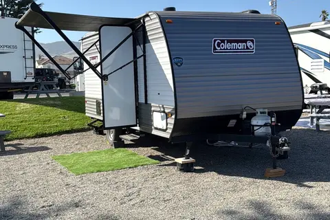 Elite trailers LLC