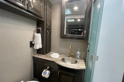 Marc's Holiday Rambler Admiral 29M Class A