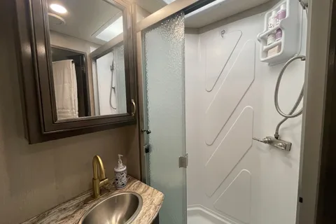 Marc's Holiday Rambler Admiral 29M Class A