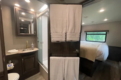 Marc's Holiday Rambler Admiral 29M Class A