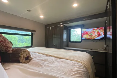Marc's Holiday Rambler Admiral 29M Class A