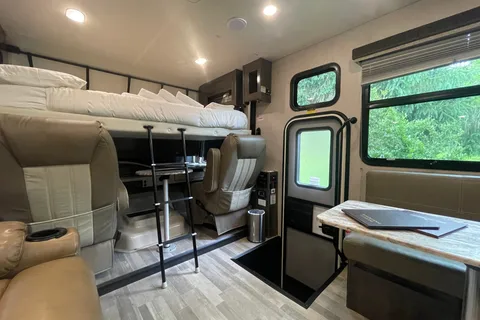 Marc's Holiday Rambler Admiral 29M Class A
