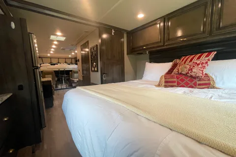 Marc's Holiday Rambler Admiral 29M Class A