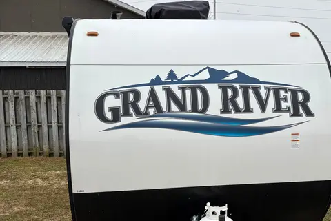 The Fallis’ Grand River 19BH Travel Trailer