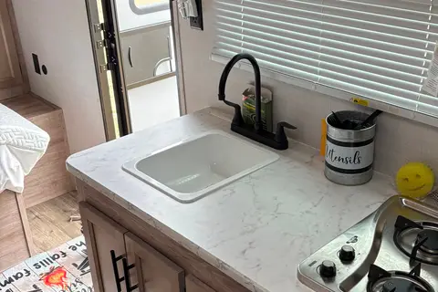 The Fallis’ Grand River 19BH Travel Trailer