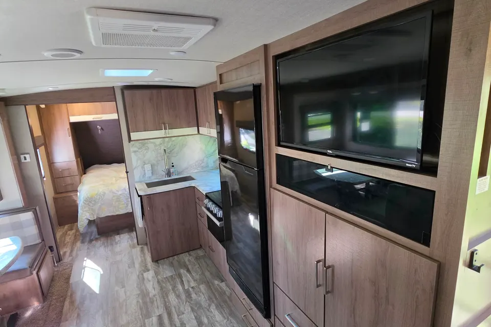 Stunning Grand Design Imagine 2800BH
