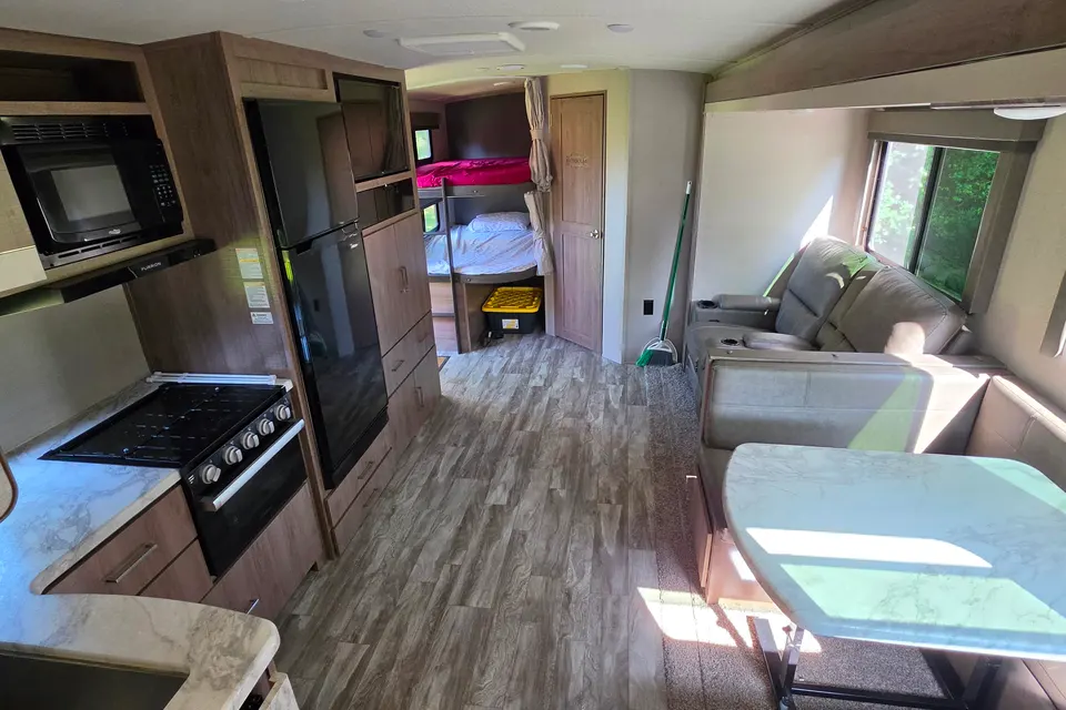 Stunning Grand Design Imagine 2800BH