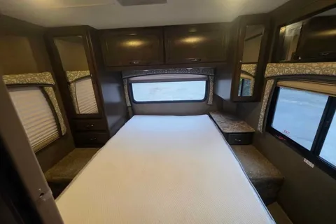 Liuliu's Thor Motor Coach Chateau Class C