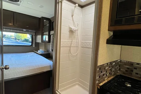 Liuliu's Thor Motor Coach Chateau Class C