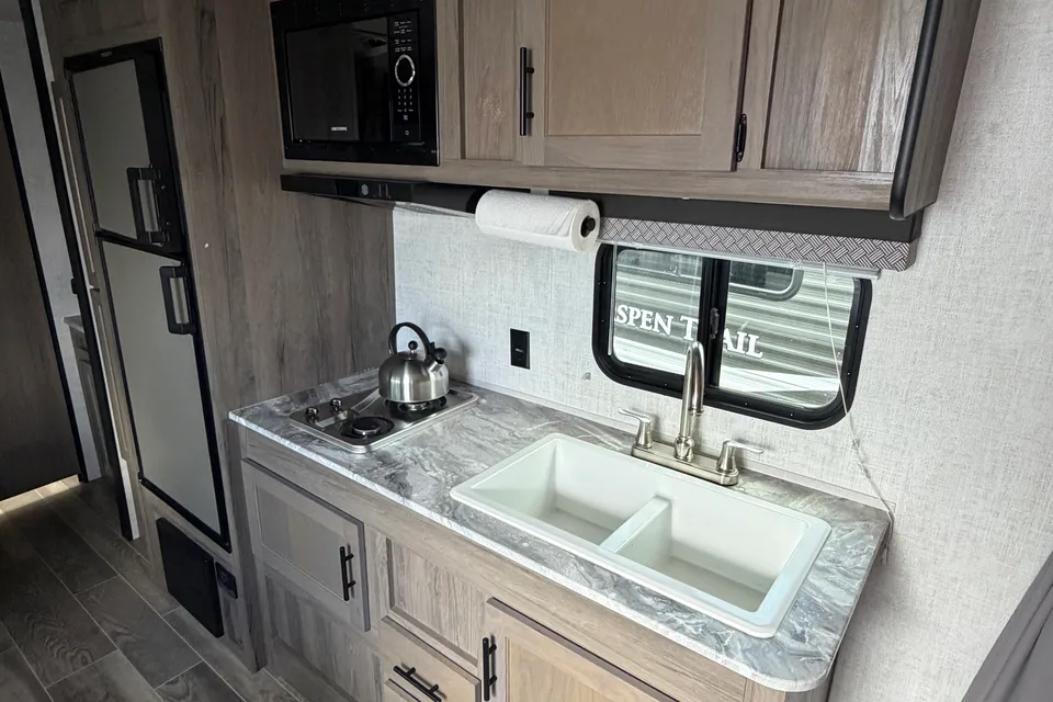 04 - 2023 - GULF STREAM - BUNKS - 3900lbs - SLEEPS 7