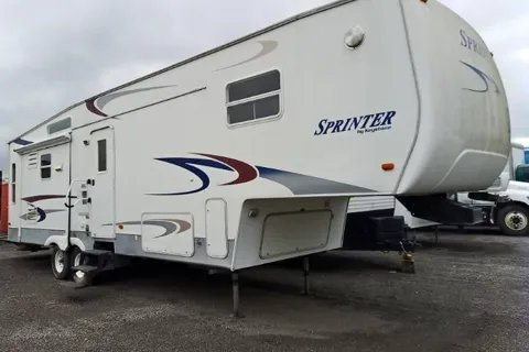 JOE's Keystone 2004 keystone sprinter Fifth Wheel