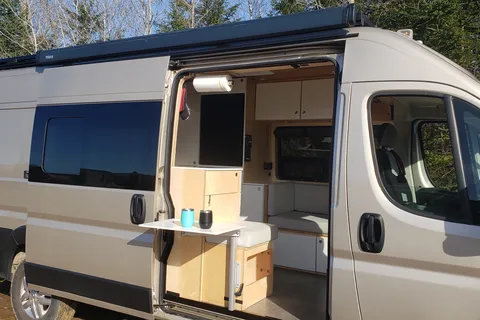 Le ChezNouk - RAM Promaster 20'
