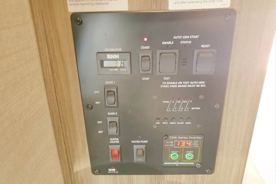 C17 JAYCO SENECA SUPER C DIESEL SLEEPS 10 LUXURY 3 SLIDEOUT ROOMS WIFI WOW!