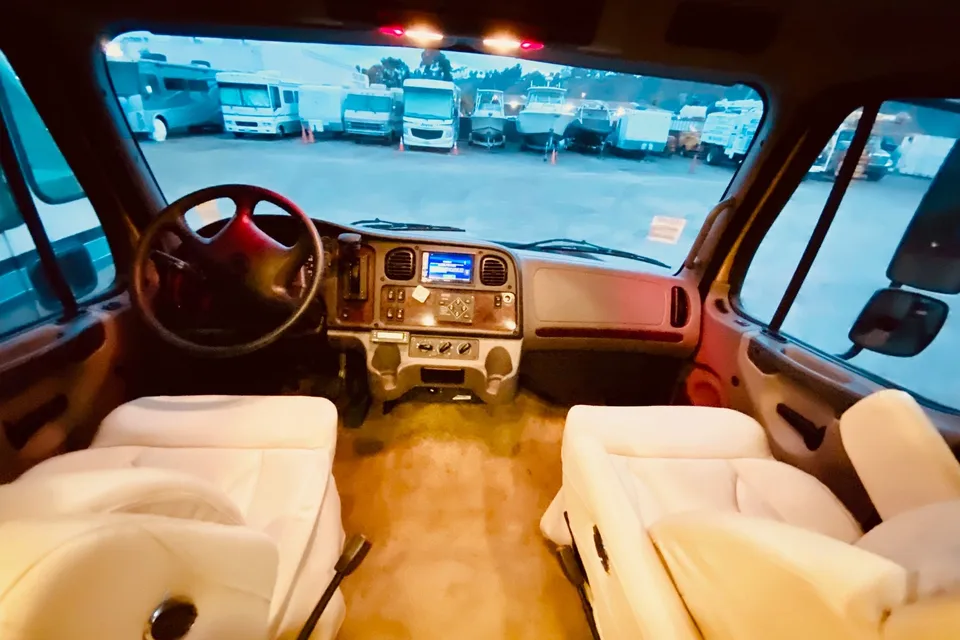 C17 JAYCO SENECA SUPER C DIESEL SLEEPS 10 LUXURY 3 SLIDEOUT ROOMS WIFI WOW!