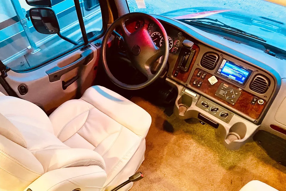 C17 JAYCO SENECA SUPER C DIESEL SLEEPS 10 LUXURY 3 SLIDEOUT ROOMS WIFI WOW!