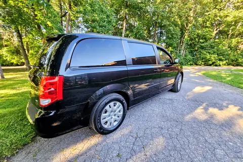 Salty Vibes « Escapade d'Automne : Grand Caravan Minimaliste & Épurée – Dispo Immédiate »
