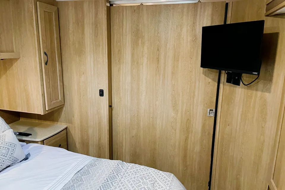 Bertha the Bunkhouse