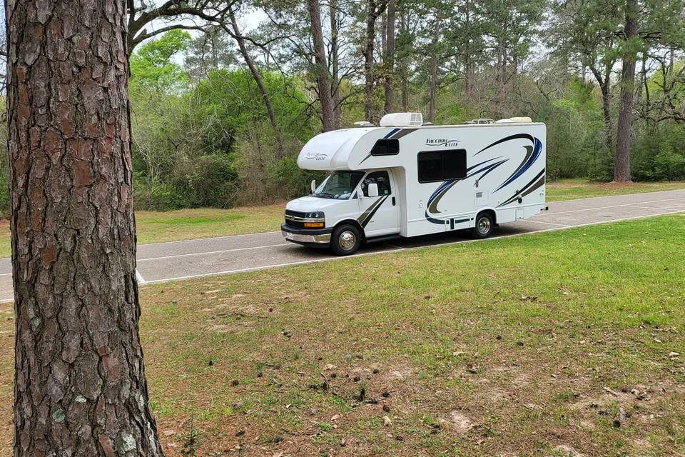 RV Trippin - "Penny" - Thor Freedom Elite