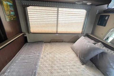 RV Trippin - "Penny" - Thor Freedom Elite