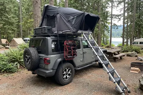 Jeep Wrangler Rubicon with iKamper RTT