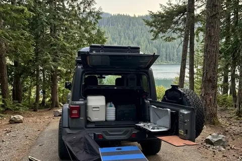 Jeep Wrangler Rubicon with iKamper RTT