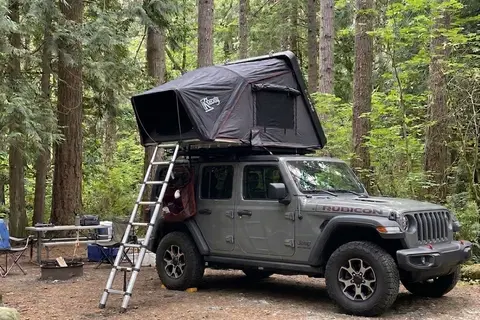Jeep Wrangler Rubicon with iKamper RTT