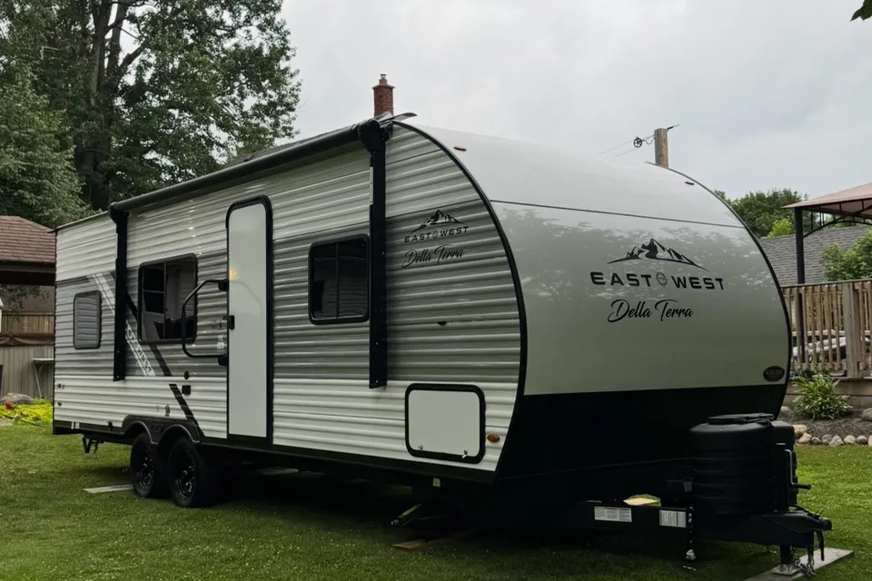 The Vansnick’s East to West Della Terra Travel Trailer