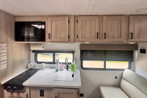 The Vansnick’s East to West Della Terra Travel Trailer