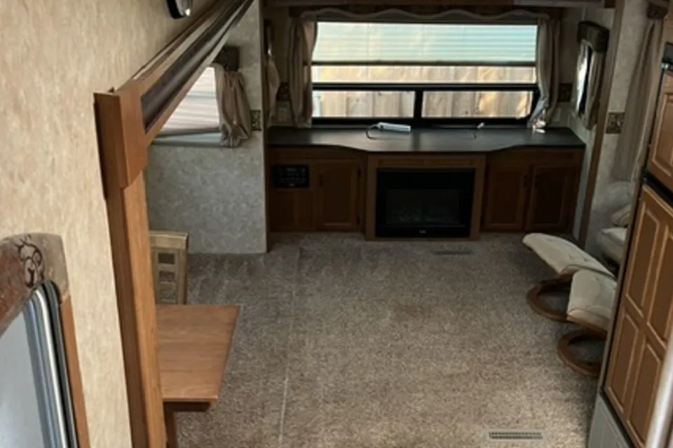 Bill's Crossroads Cruiser Fifth Wheel
