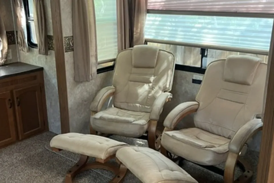 Bill's Crossroads Cruiser Fifth Wheel