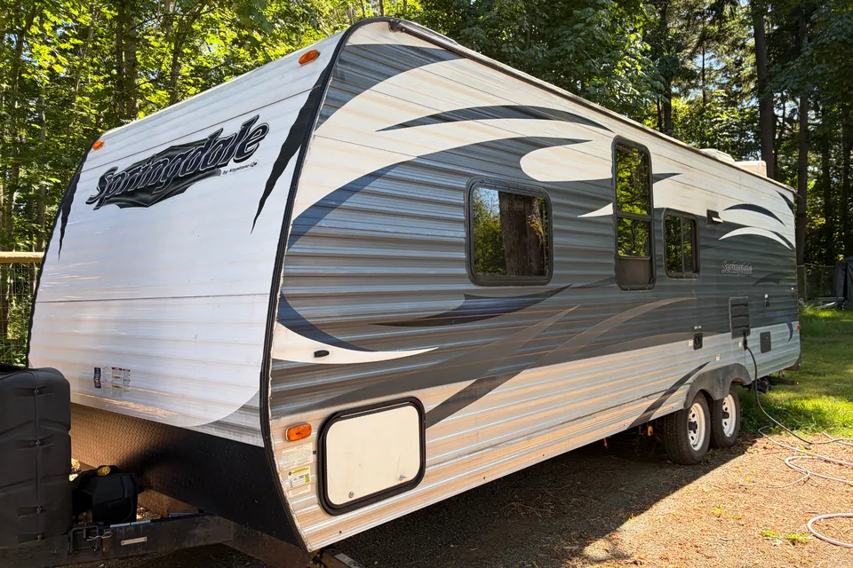 Jessica's 26’ Springdale Travel Trailer with double bunker