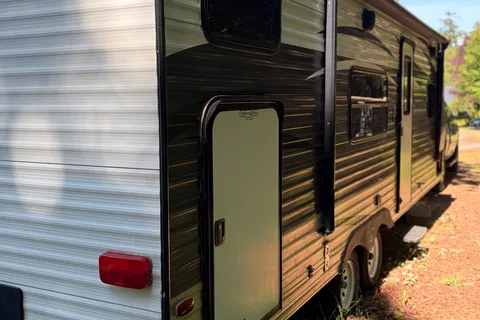 Jessica's 26’ Springdale Travel Trailer with double bunker