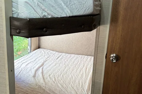 Jessica's 26’ Springdale Travel Trailer with double bunker