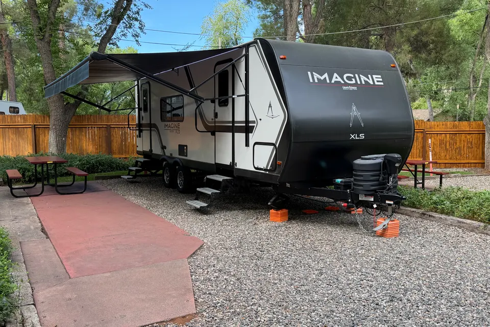 Doug's Grand Design Imagine 23LDE Travel Trailer