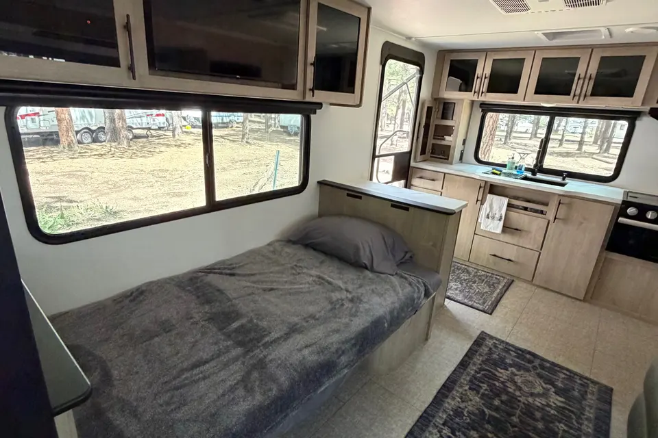 Doug's Grand Design Imagine 23LDE Travel Trailer