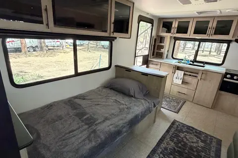 Doug's Grand Design Imagine 23LDE Travel Trailer