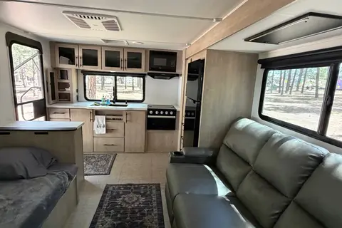 Doug's Grand Design Imagine 23LDE Travel Trailer