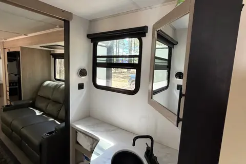 Doug's Grand Design Imagine 23LDE Travel Trailer