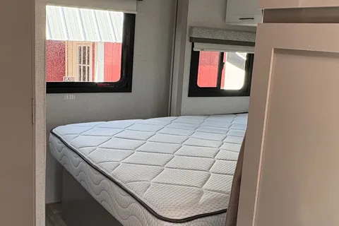 Steve's Thor Motor Coach 22z Class C