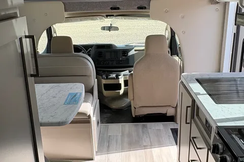 Steve's Thor Motor Coach 22z Class C