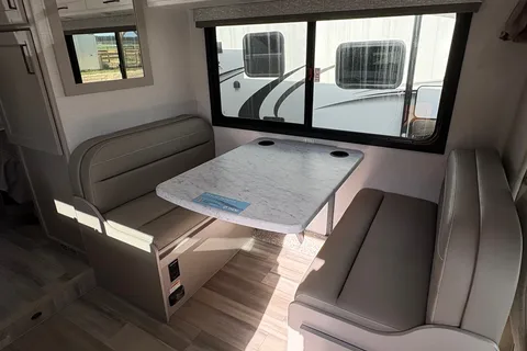Steve's Thor Motor Coach 22z Class C