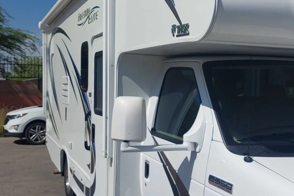 Clinton's Thor Motor Coach 2018 Thor Freedom Elite Class C